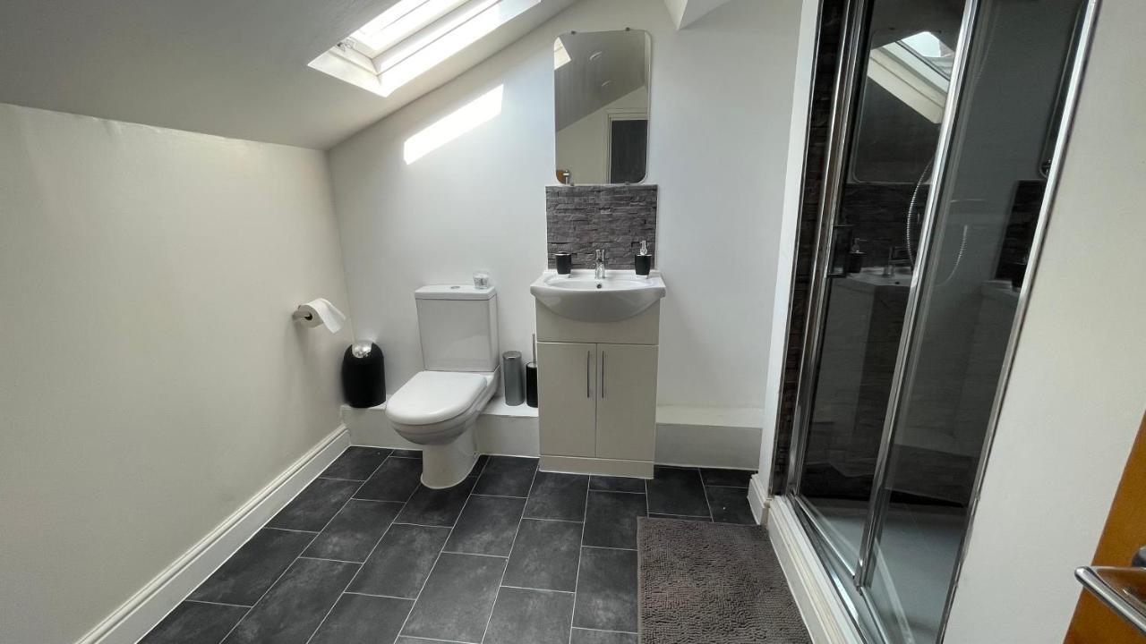 Ryan Air I Bnb - Lfc Apartments Ливърпул Екстериор снимка